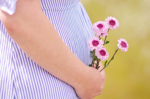 HERBAL TEAS WHEN PREGNANT AND BREASTFEEDING